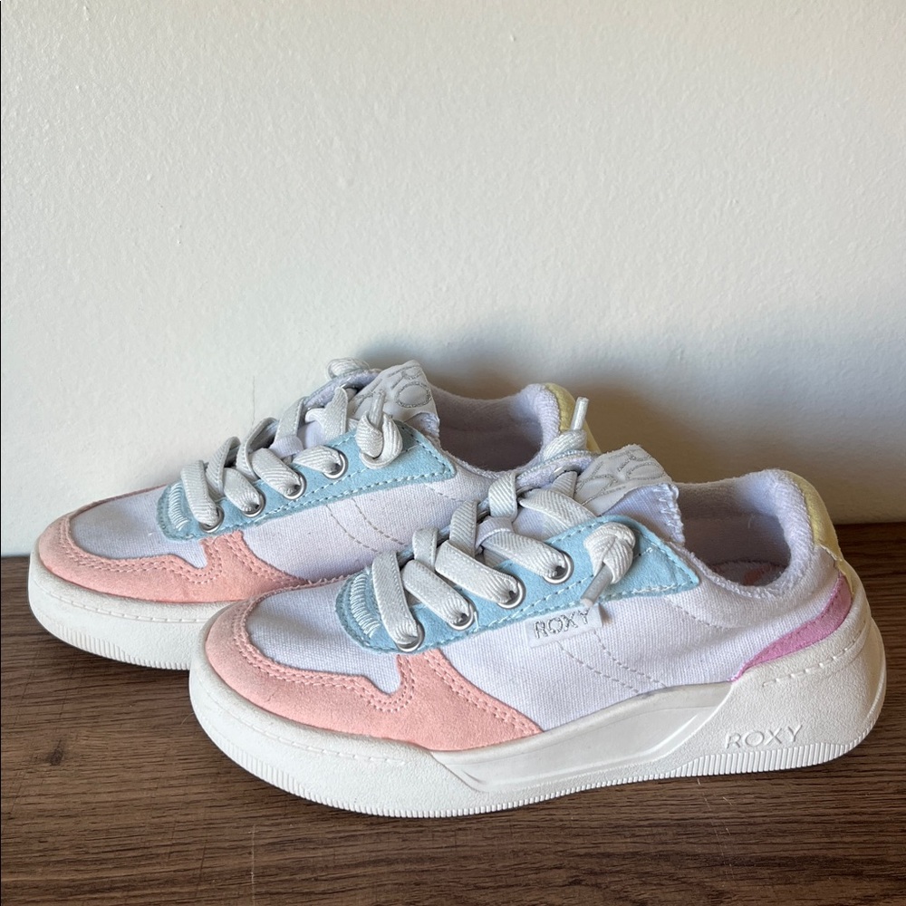 Girls NEW vintage Roxy Harper slip on girls size 11